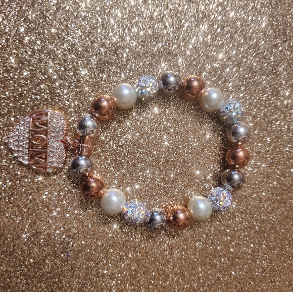 1-PIECE ONE-OF-A-KIND BEADED MOM BRACELET. - Picture 3 of 13